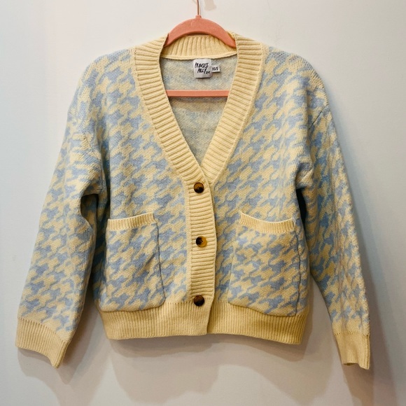 Princess Polly Sweaters - princess polly cream blue cropped oversized sweater houndstooth sz small